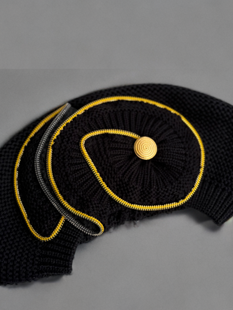 Béret Noir Motif Noir Gold