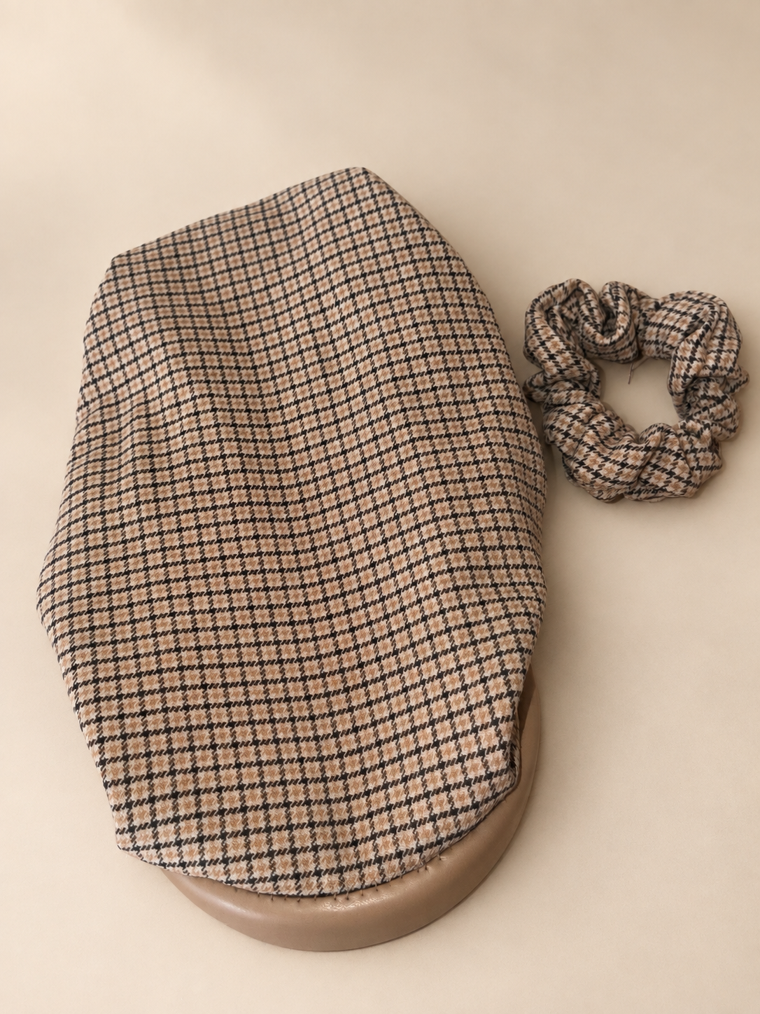 Lou -serre tête beige filet