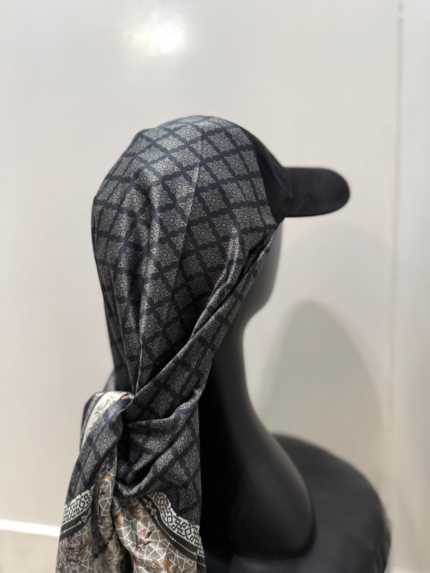 Casquette Foulard RM noir longue