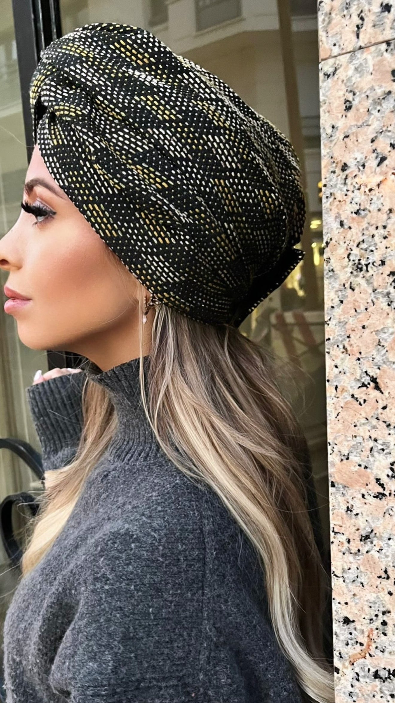 Turban Nattée Vert Jaune Ecru Fond Noir