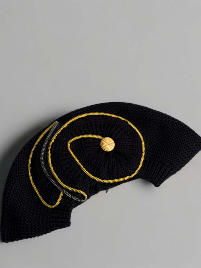 Béret Noir Motif Noir Gold