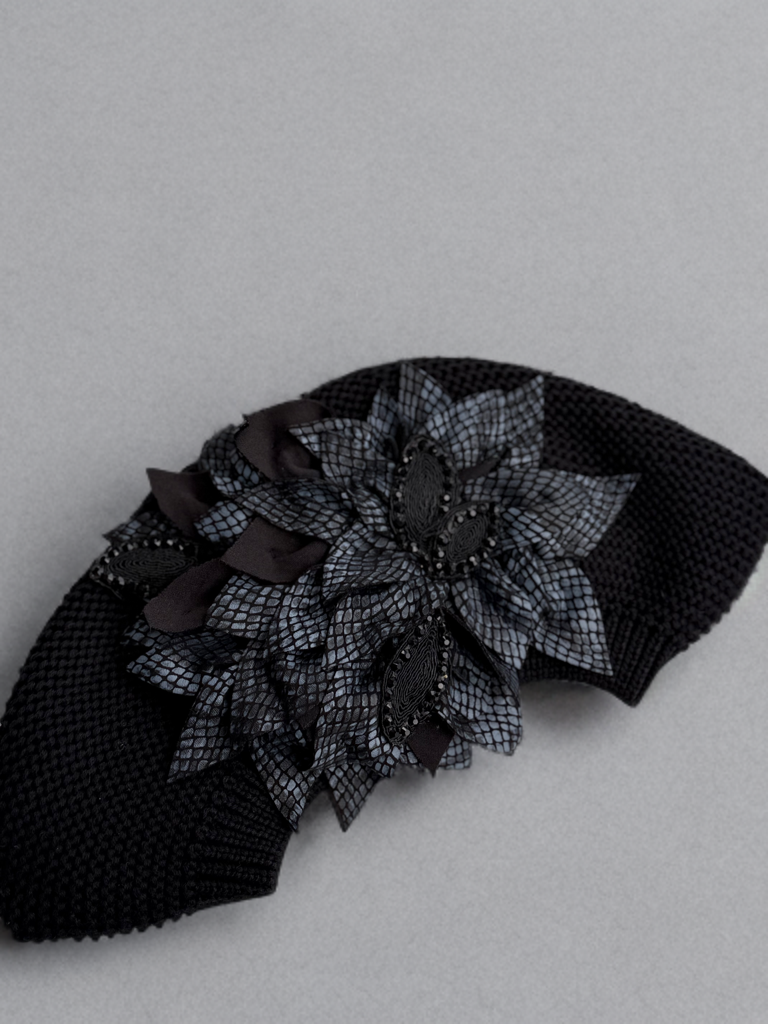 Beret Noir feuille noir paillette et gris
