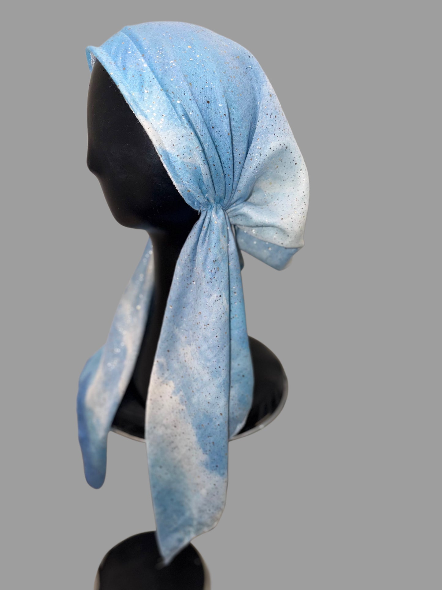 Foulard pré-noué bleu ciel