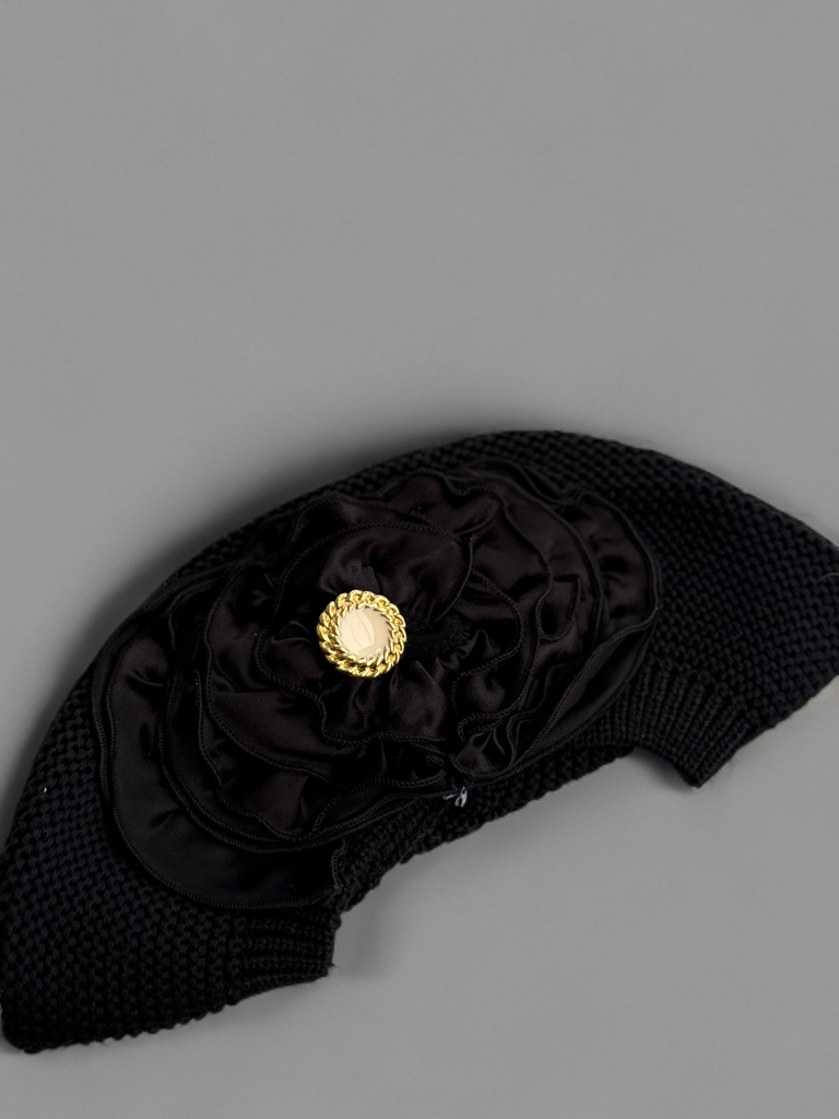 Beret Noir Bouton Doré