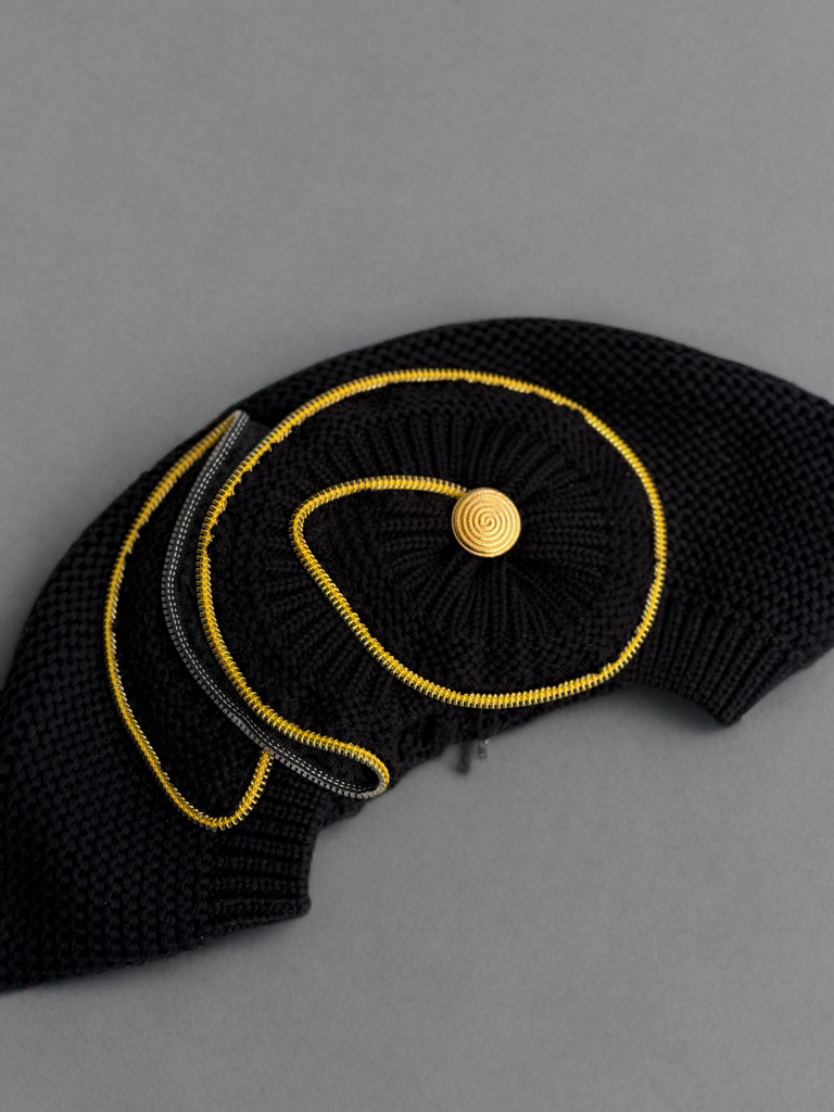 Béret Noir Motif Noir Gold