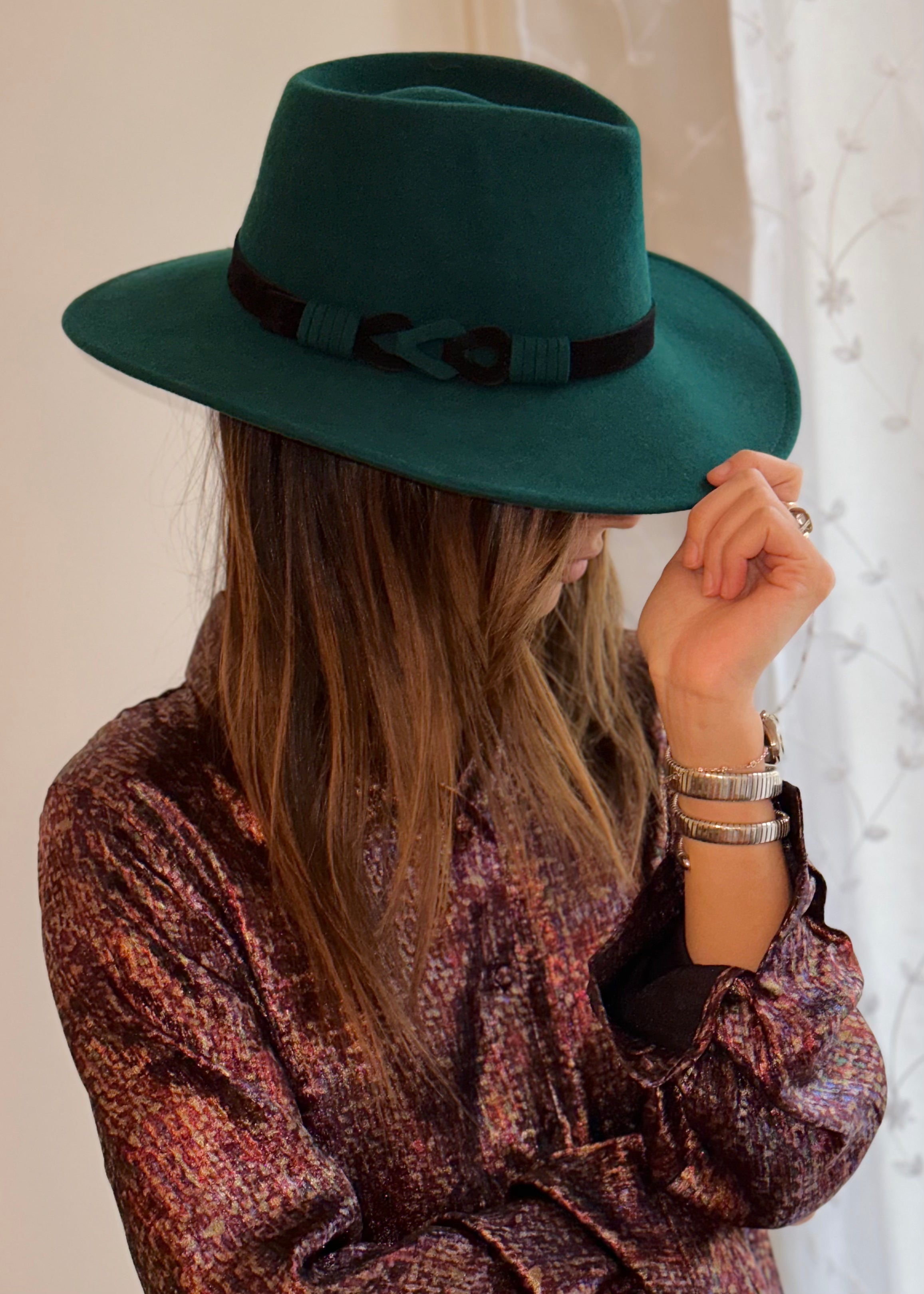 Chapeau vert et noir