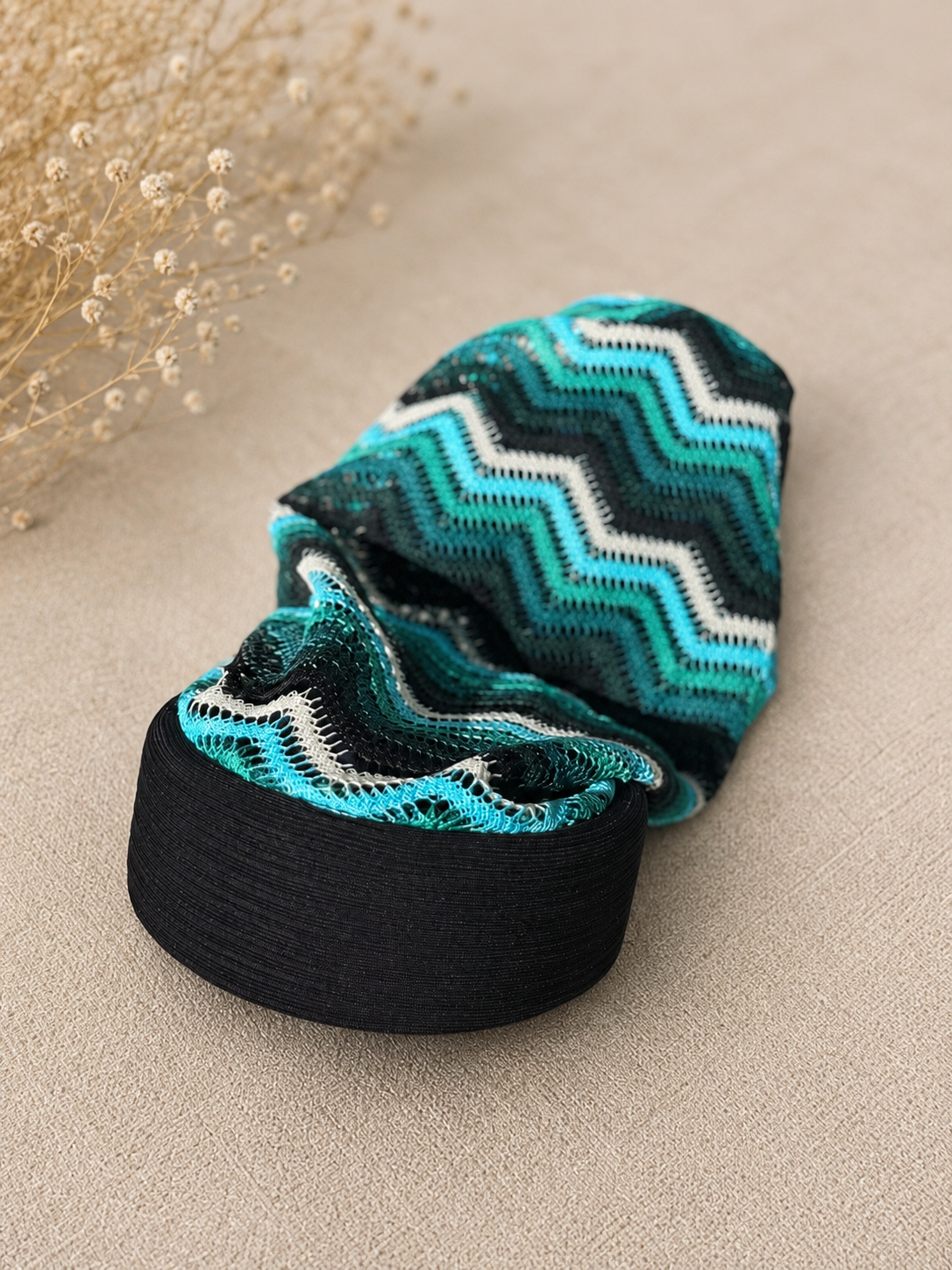 Elya– Serre-tête filet crochet
