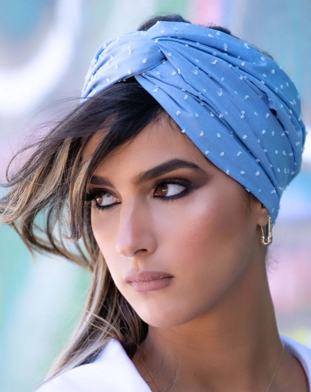 Turban Plumetis bleu ciel et blanc