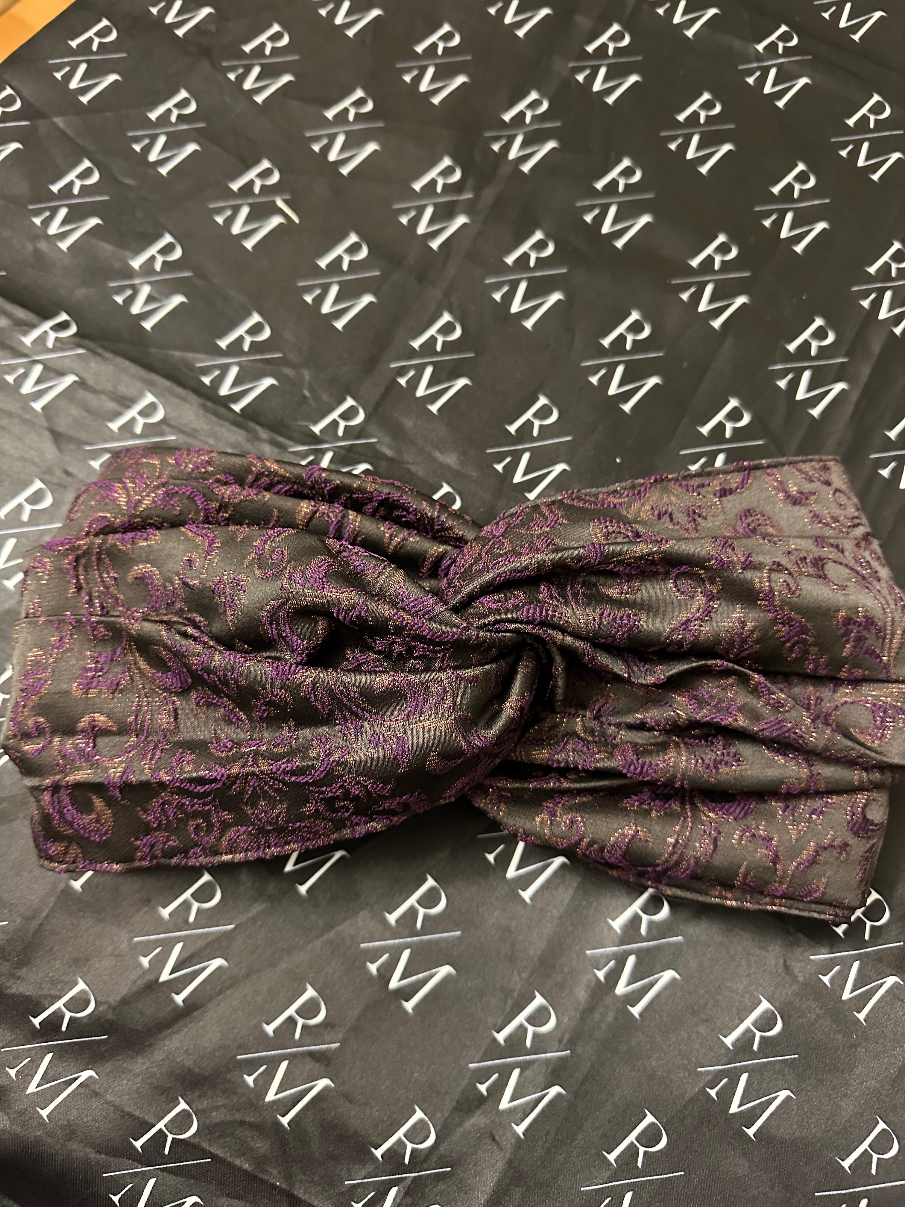 Turban Brocard Violet et Noir