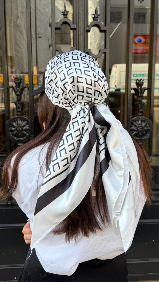 Casquette Foulard RM Noir et blanc