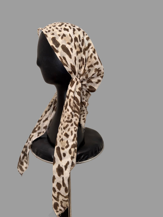 Foulard pré-noué beige léopard