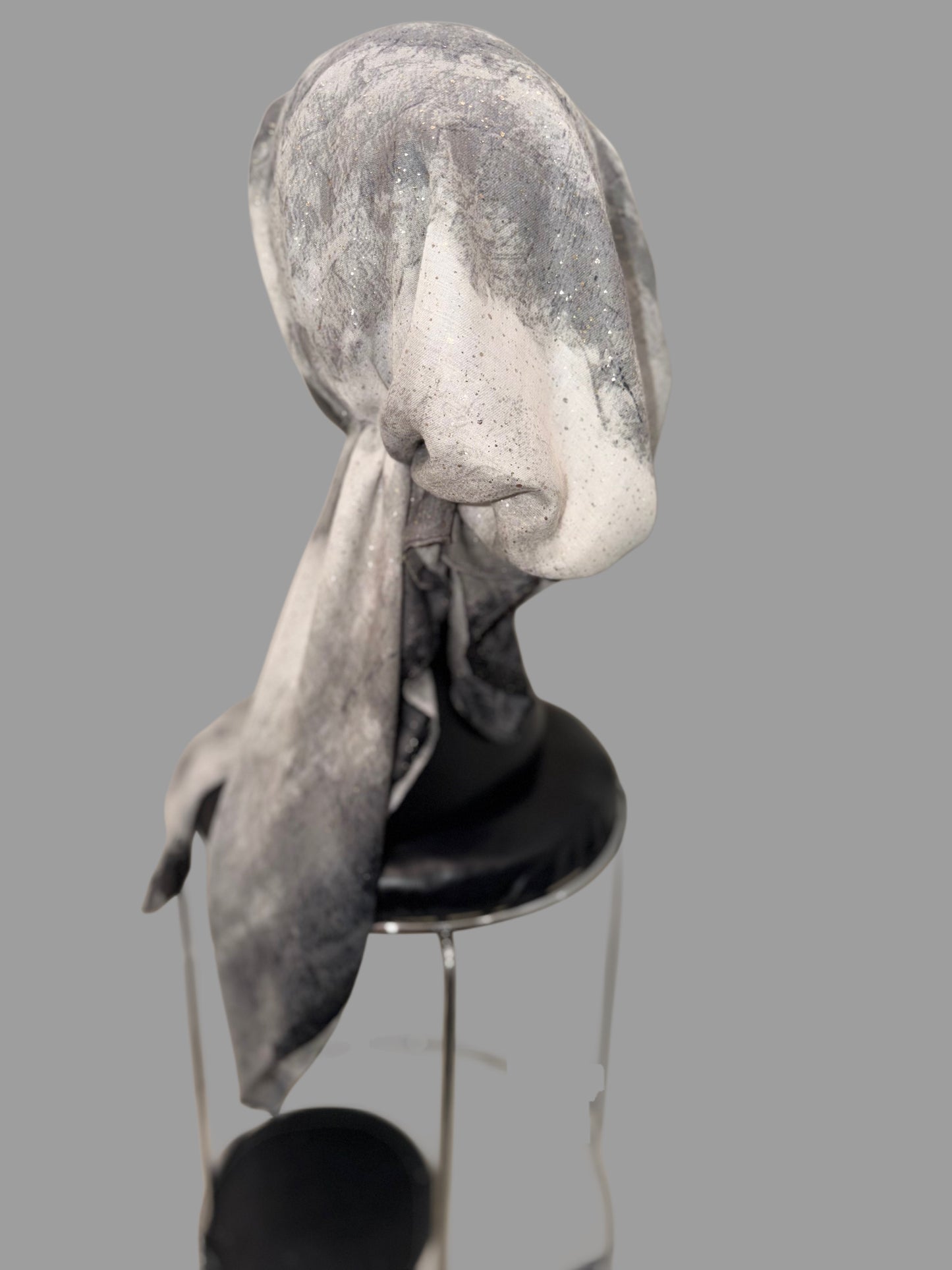 Foulard pré-noué gris aquarelle