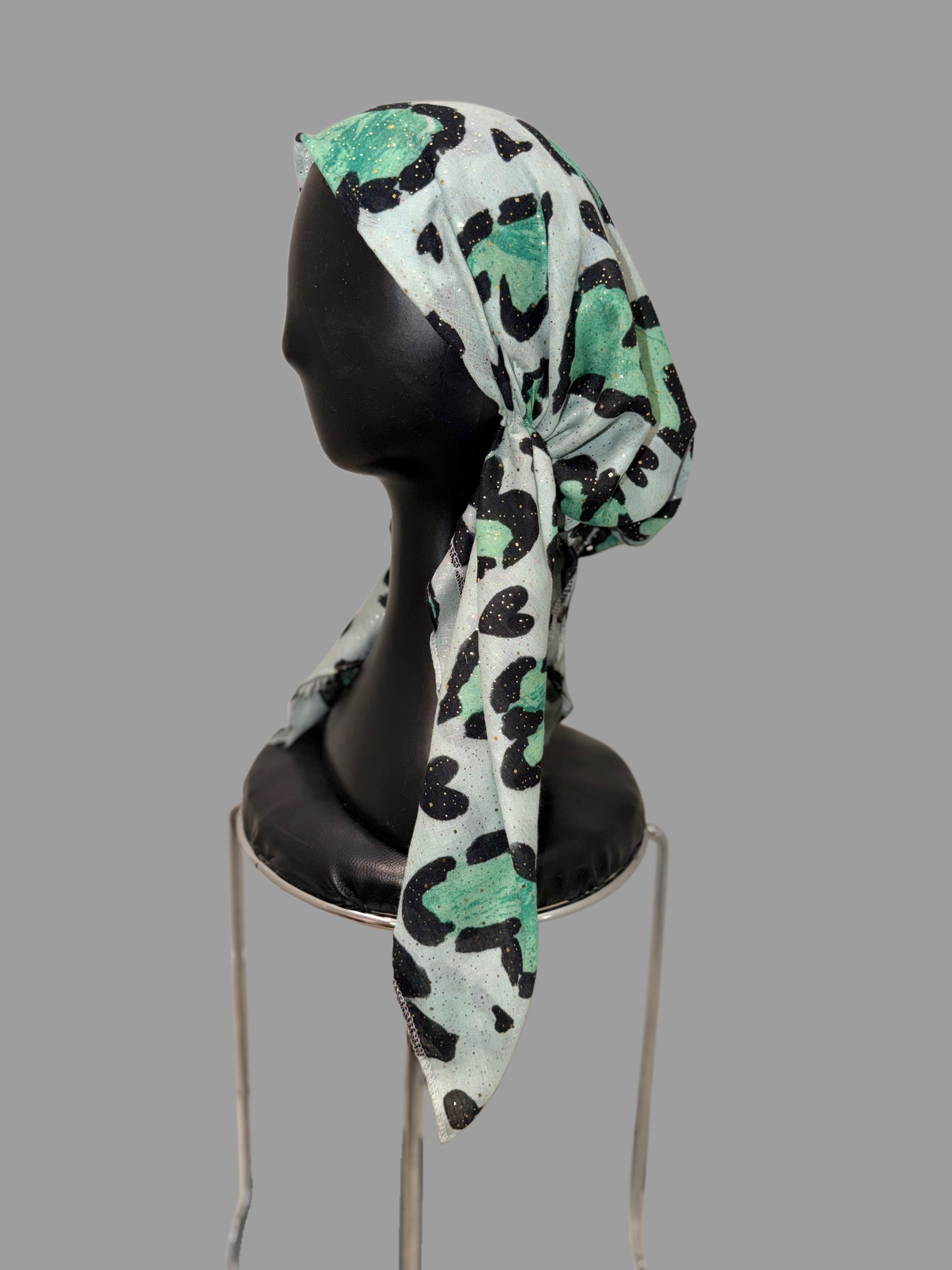 Foulard pré-noué vert léopard